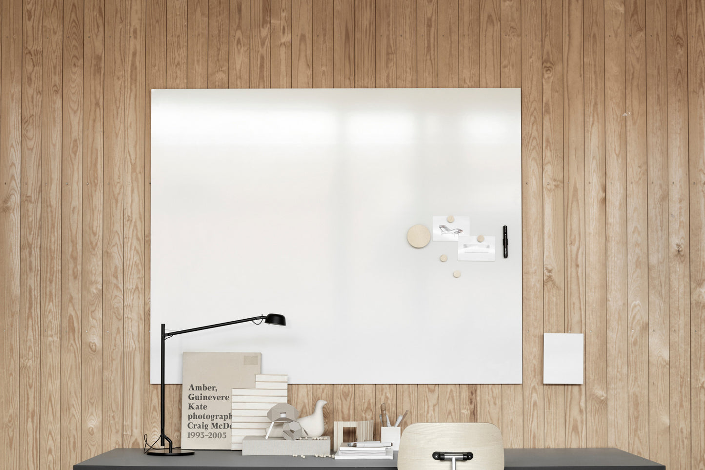 Whiteboard med stålkeramisk magnetisk skriveoverflade